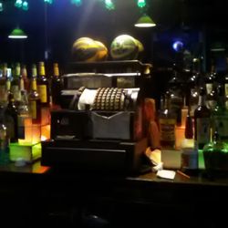 Vinny's Bar - Only cash, & transactions via an old school cash register. Outstanding!