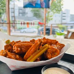 Fried Hard - Memphis Bold Wings