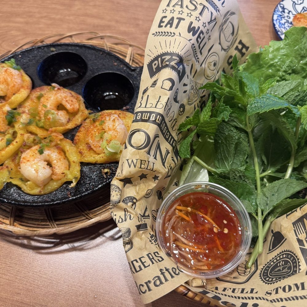 Me’s Kitchen - Banh khot - Vietnamese Near Me - Sacramento, California