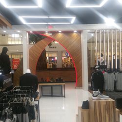 Shoe Palace