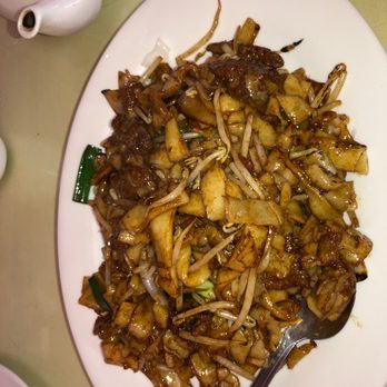 Yong’s Kitchen - Beef chow fun - Cantonese Near Me - Honolulu, Hawaii Yong’s Kitchen - Beef chow fun - Cantonese Near Me - Honolulu, Hawaii