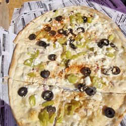 Goldener Falke - Griechischer Flammkuchen