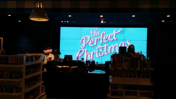 Bath & Body Works by null