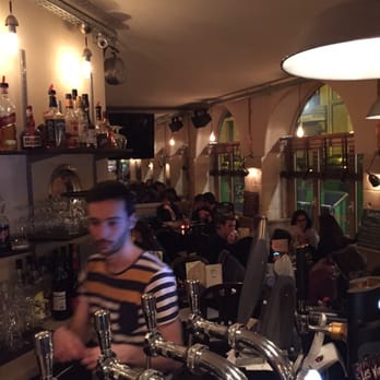Le Roy's - The only place in Paris to serve Konig Ludwig beers. Fan-TASTIC. Italian family-run bar, best in the district. Do not miss. - Bars Near Me - Paris, 75
