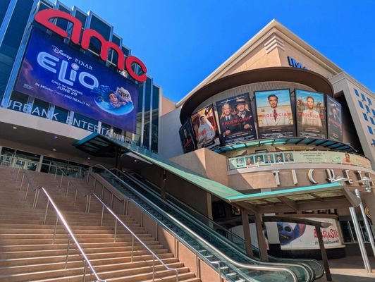 Burbank Town Center by null