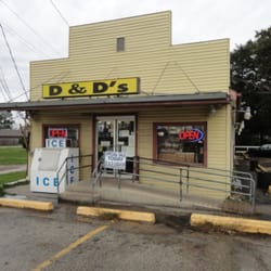 D & D's Liquor Store - Front View