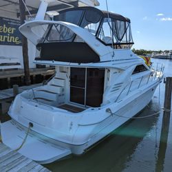 Weber Marine & RV - Yacht Charter