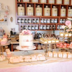 The T Room - A desert order from @sweetjewels66 insta. Check her out. 10/10 delicious also