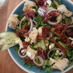 The Crooked House - Panzanella salad