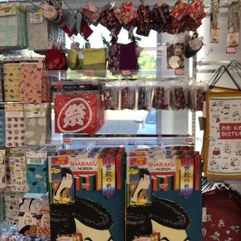 Daiso - Mirrors, wallets, and jewelry cases. - Department Stores Near Me - El Cerrito, California