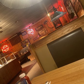Toot-Toot Family Restaurant - the dining area - American Near Me - Bethany, Missouri Toot-Toot Family Restaurant - the dining area - American Near Me - Bethany, Missouri