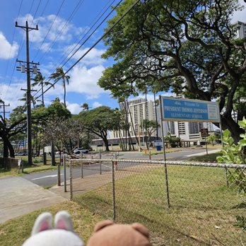 President Thomas Jefferson Elementary School - Street sign on Kapahulu Avenue - Elementary Schools Near Me - Honolulu, Hawaii President Thomas Jefferson Elementary School - Street sign on Kapahulu Avenue - Elementary Schools Near Me - Honolulu, Hawaii