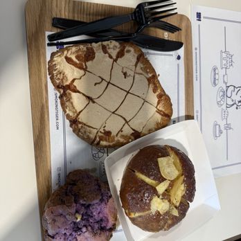 Smoking Tiger Bread Factory - Smashed croissant, garlic bun, and ube pastry - Cafes Near Me - Carrollton, Texas Smoking Tiger Bread Factory - Smashed croissant, garlic bun, and ube pastry - Cafes Near Me - Carrollton, Texas