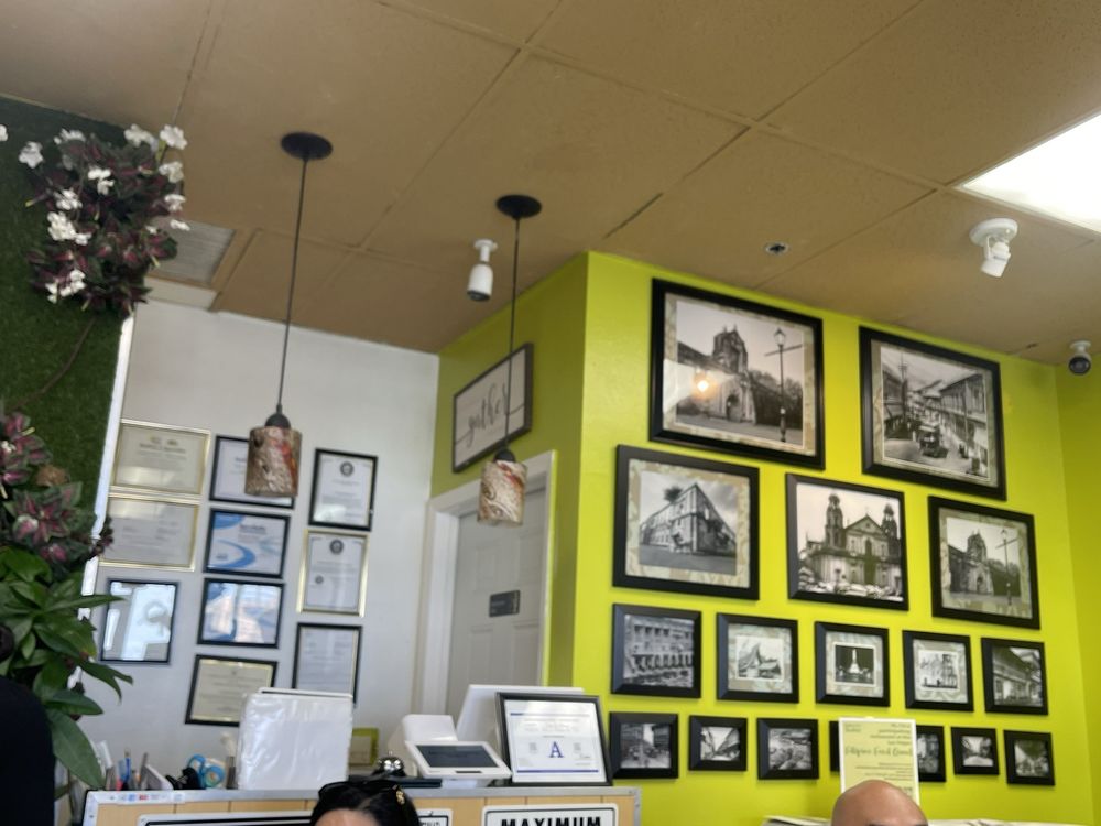 Cafe De Manila - Photo 2