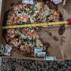 Center Court Pizza & Brew - XL 16" Touchdown Pizza