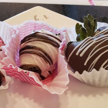 Aroma Wine Tasting - Yummy infused strawberries. - Wine Bars Near Me - Manassas, Virginia Aroma Wine Tasting - Yummy infused strawberries. - Wine Bars Near Me - Manassas, Virginia