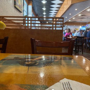 Doug's Day Diner - Centennial - Dining Area - Diners Near Me - Centennial, Colorado Doug's Day Diner - Centennial - Dining Area - Diners Near Me - Centennial, Colorado