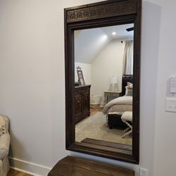 Handy Home Service - Professional Mirror Hanging
615-522-4914
Handyhomeservicelive.com