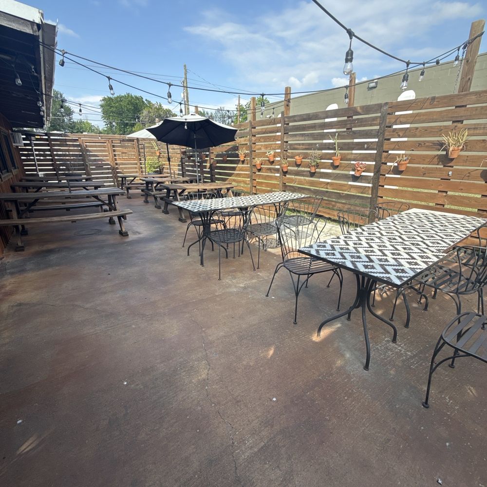 Cajun Craft - Outdoor seating - Cajun/Creole Near Me - Waco, Texas Cajun Craft - Outdoor seating - Cajun/Creole Near Me - Waco, Texas