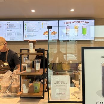Da Vien Coffee - Inside, online drink pick up stand - Coffee & Tea Near Me - Alhambra, California