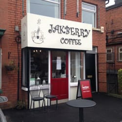 Jakberry bakery - Outside tables available  (I wouldn't advise it in winter though)