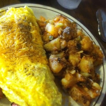 Beacon Restaurant - Ham and cheese omelette with home fries - Breakfast & Brunch Near Me - Wichita, Kansas Beacon Restaurant - Ham and cheese omelette with home fries - Breakfast & Brunch Near Me - Wichita, Kansas