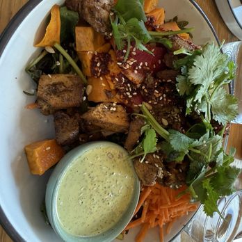 Two Hands - Harissa Chicken Bowl - Cocktail Bars Near Me - Austin, Texas