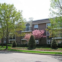 Hekemian & Co - Carriage House Apartments in Hackensack, NJ