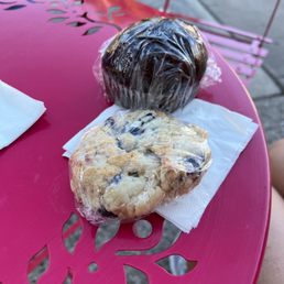 Lemon scone and chocolate muffin