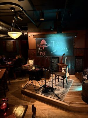The Redwood Room by null