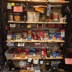 Hostel Around the Bend - Pantry