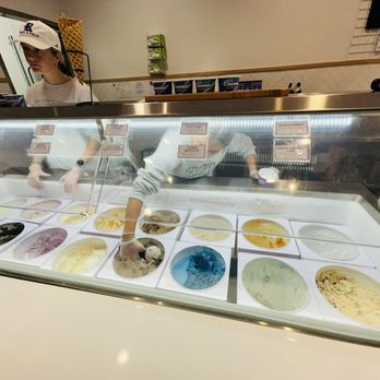 Cosmic Ice Cream - Ice Cream & Frozen Yogurt Near Me - Pearland, Texas