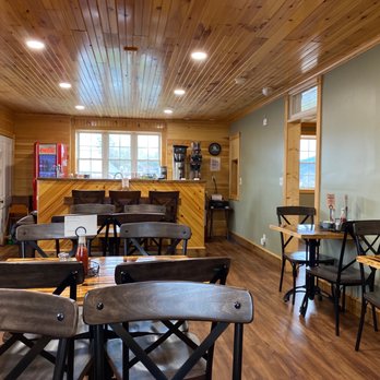 The Table Coffee House - Dining area - Coffee & Tea Near Me - Middlesboro, Kentucky The Table Coffee House - Dining area - Coffee & Tea Near Me - Middlesboro, Kentucky