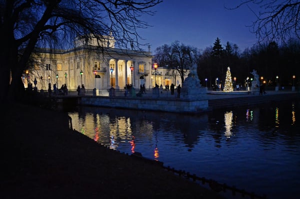 Photo of Muzeum Łazienki Królewskie - Warszawa, MZ, PL. Pałac na wodzie świąteczną porą