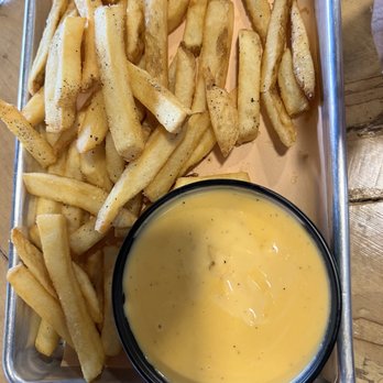 Strings Sports Brewery - Fries and cheese - Breweries Near Me - Jacksonville, Florida Strings Sports Brewery - Fries and cheese - Breweries Near Me - Jacksonville, Florida