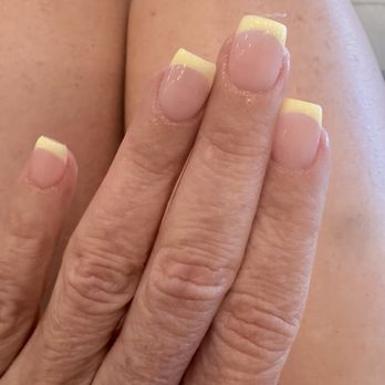 La Fleur Plumeria - Nail Salons Near Me - Kihei, Hawaii