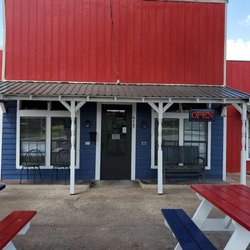 Bob and Brenda's Burgers and Pizza - Front