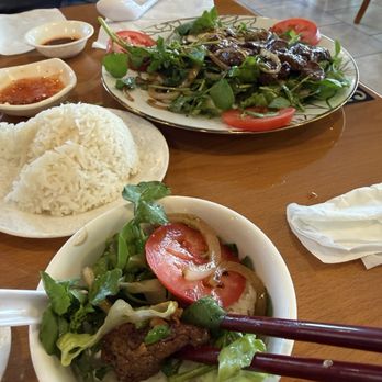 Saigon Capital - Bo luc lac - supper goood - Vietnamese Near Me - Garden Grove, California Saigon Capital - Bo luc lac - supper goood - Vietnamese Near Me - Garden Grove, California