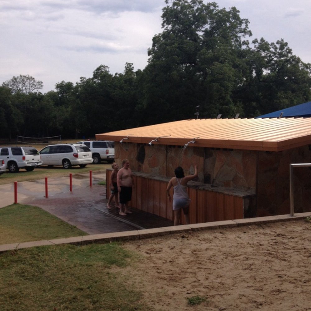 Burger's Lake - The bathrooms and showers - Water Parks Near Me - Fort Worth, Texas Burger's Lake - The bathrooms and showers - Water Parks Near Me - Fort Worth, Texas