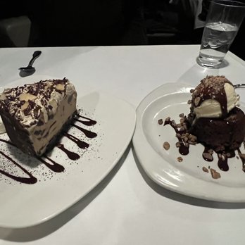 Chart House - Mud pie and Hot Chocolate Lava Cake - Seafood Near Me - Stateline, Nevada