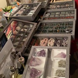 Sha-Manic Healing - Healing crystals