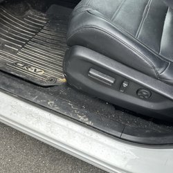 Blue Wave Car Wash - Before photo - lots of sand and crumbs.