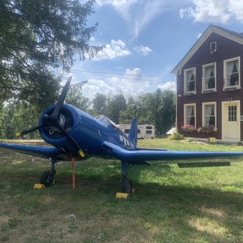 The Farm at Carter Hill - Planes, no trains, but plenty automobiles. - Bed & Breakfast Near Me - Marlborough, Connecticut