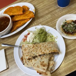 Taqueria Pelayos 3