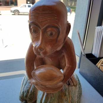 K'ul Chocolate - Holding a cocoa bean - Chocolatiers & Shops Near Me - Bellingham, Washington K'ul Chocolate - Holding a cocoa bean - Chocolatiers & Shops Near Me - Bellingham, Washington