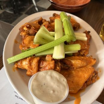 Anchor Bar - Buffalo - Medium Traditional Wings (10 Pieces) - Chicken Wings Near Me - Buffalo, New York Anchor Bar - Buffalo - Medium Traditional Wings (10 Pieces) - Chicken Wings Near Me - Buffalo, New York
