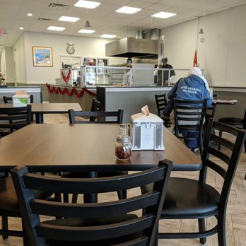 LaLucci Pizza - the dining area of a restaurant - Pizza Near Me - Hamilton Township, New Jersey