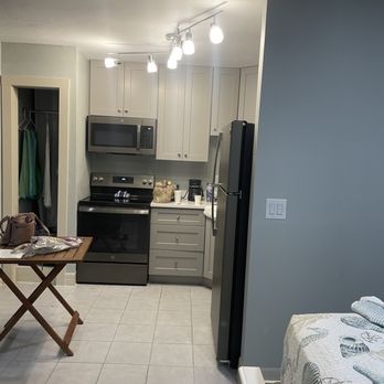 Tarpon Tale Inn - Clean, new, large kitchen area. - Hotels Near Me - Sanibel, Florida