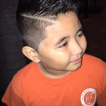 Juniors Barbershop and Co - That line though - Barbers Near Me - Jupiter, Florida