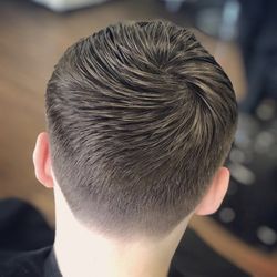 Bowen's Barber Shop - Open 7 days a week & late hours!